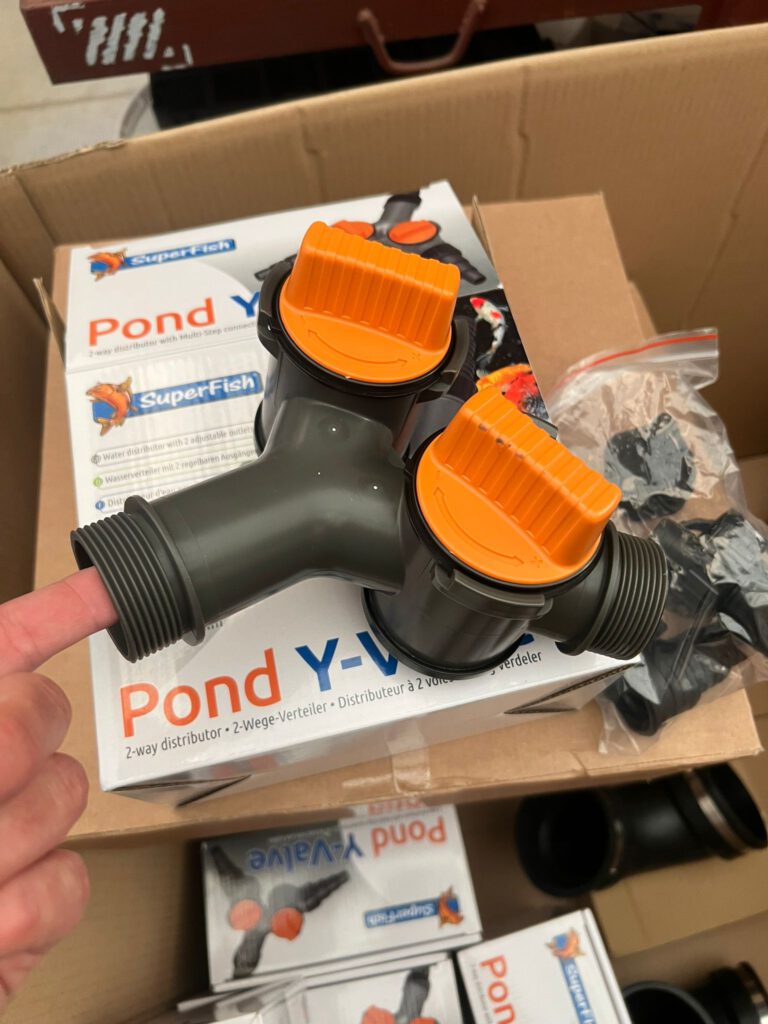 rozdzielacz do węży w oczku wodnym